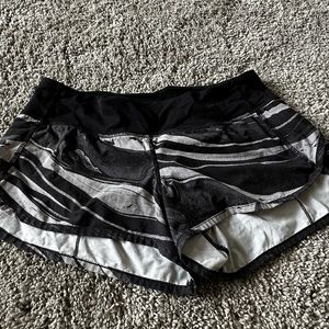 Lululemon size 6 speed up shorts